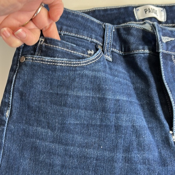 PAIGE JAX KNEE DARK WASH DENIM  STRETCHY BERMUDA CUFFED SUMMER SHORTS SIZE 29 - Picture 3 of 14